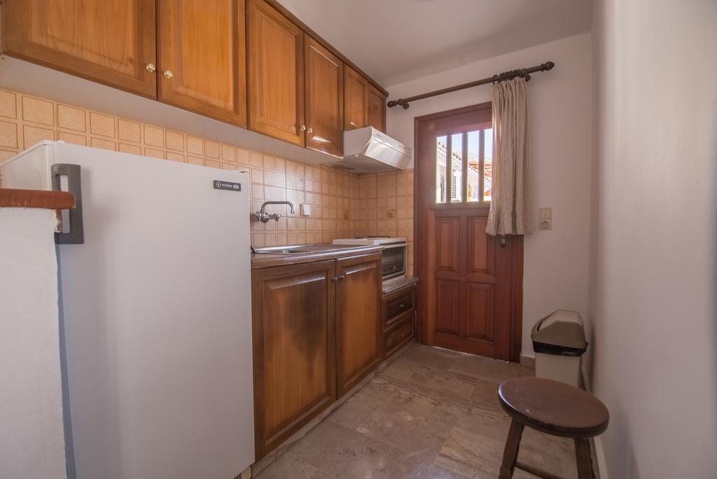 Maria Parameriti Apartments بوروس المظهر الخارجي الصورة